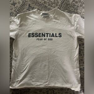 Essentials FEAR OF GOD T Shirt . Small